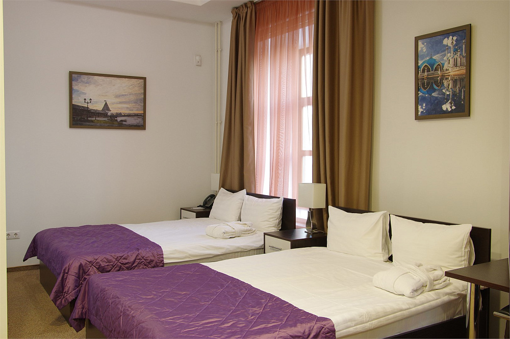 Джуниор Сюит